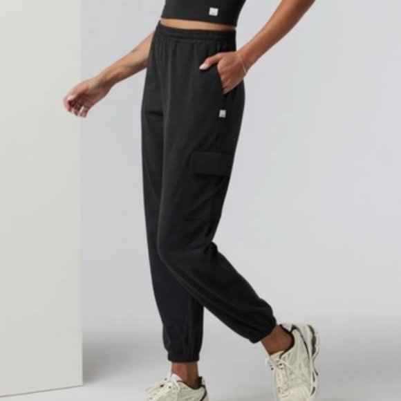 Vuori Pants - Vuori Boyfriend Cargo Pants Size Small Black
